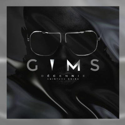 J'entends des echos, les gens parlent trop